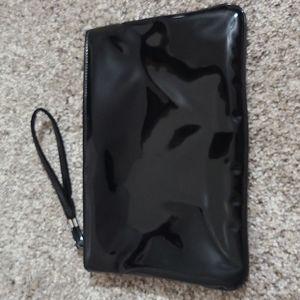 Black clutch